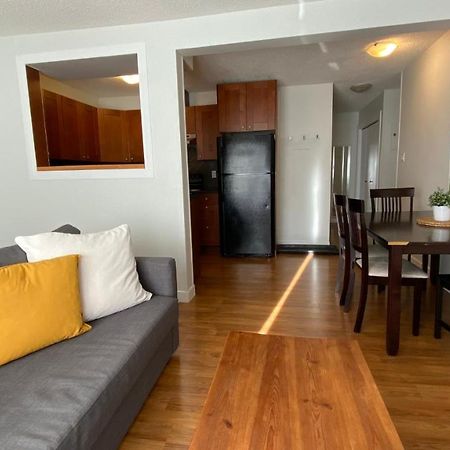 Cozy 2-Bedroom Condo Near Downtown, With Laundry, Parking, Balcony Калгари Экстерьер фото