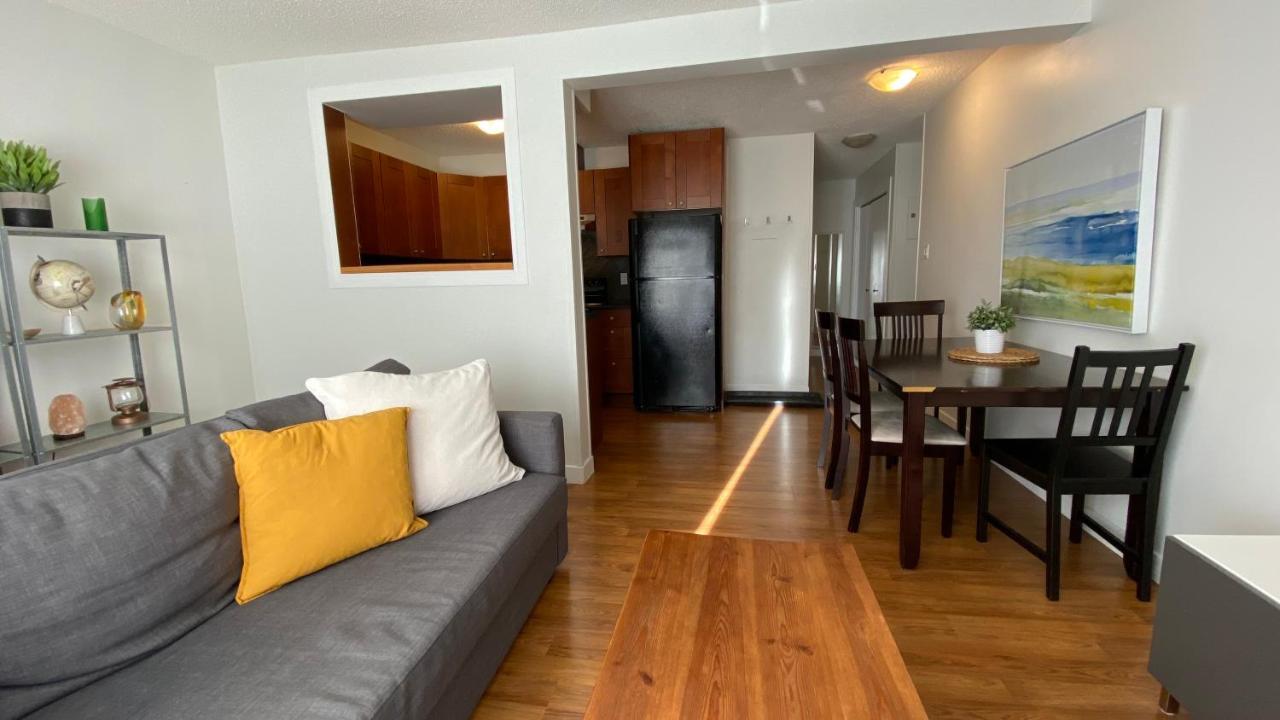 Cozy 2-Bedroom Condo Near Downtown, With Laundry, Parking, Balcony Калгари Экстерьер фото